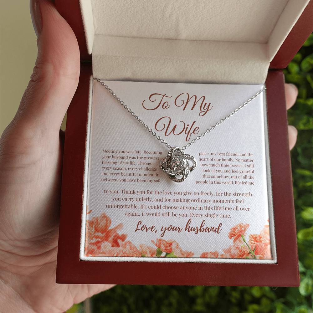 Love Knot Necklace - Vue 4